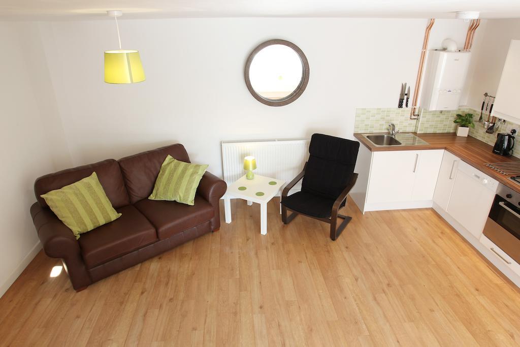 Elm Tree Farm Accommodation Мілтон-Кінз Номер фото